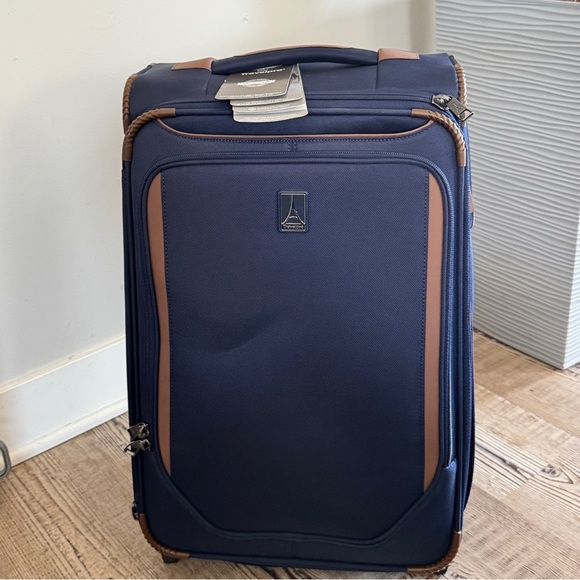 Travelpro Crew Classic Carry-On Expandable bag travel bag - Picture 8 of 10